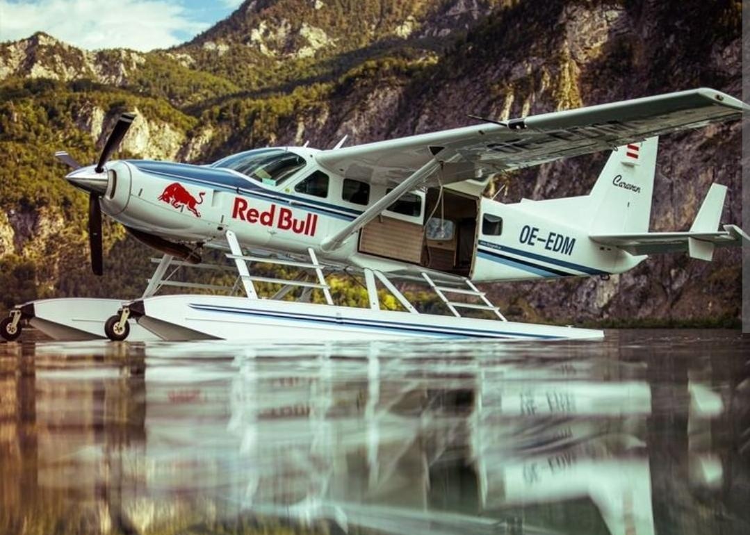 The Flying Bulls Amphibious Caravan OE-EDM